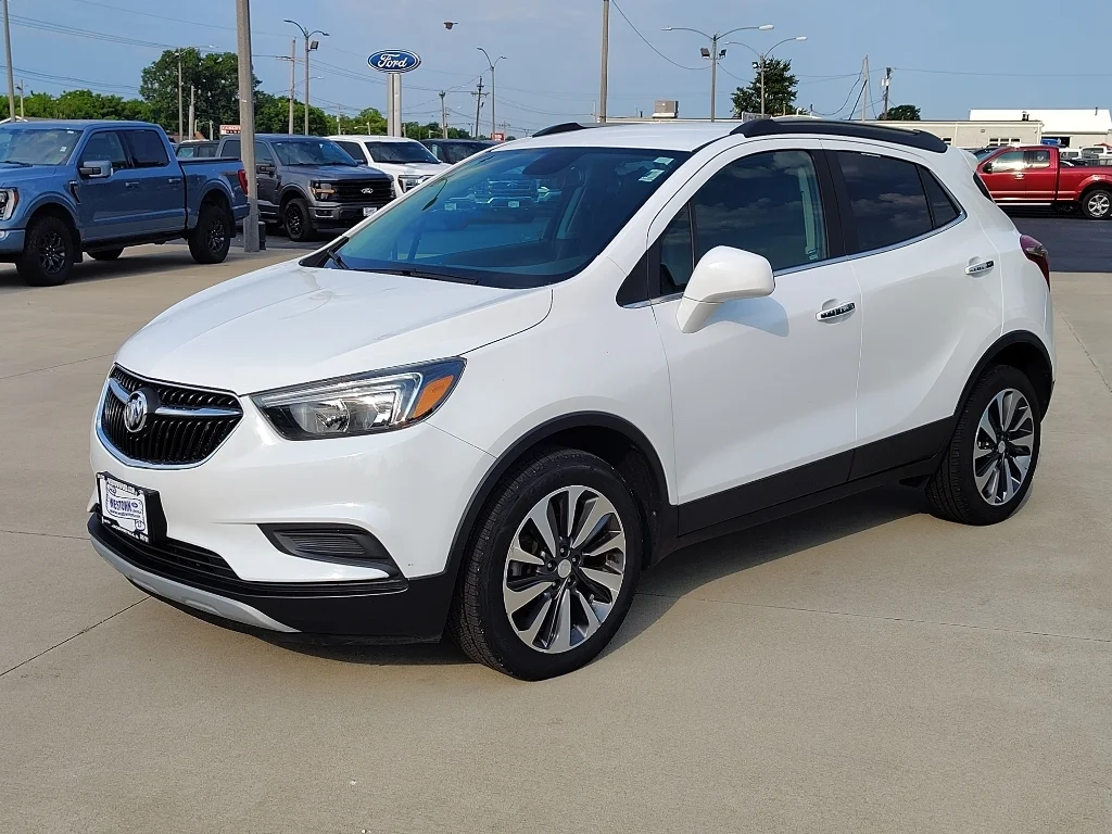 Used 2021 Summit White Buick Preferred image 7