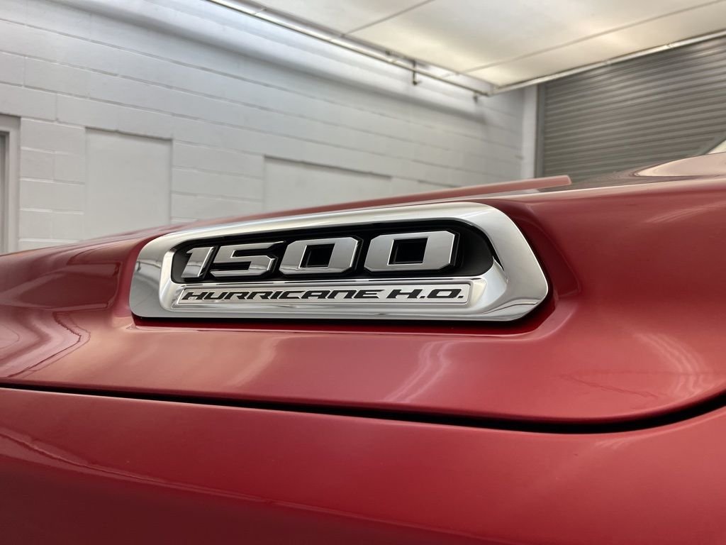 New 2026 Molten Red Pearl-Coat Exterior Paint RAM Tungsten image 15