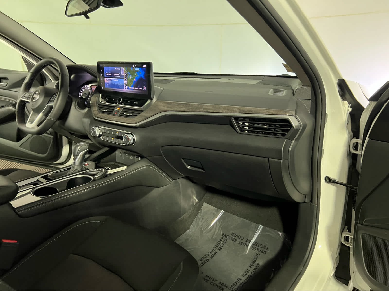 Certified Used 2023 Pearl White Tricoat Nissan 2.5 SV image 30