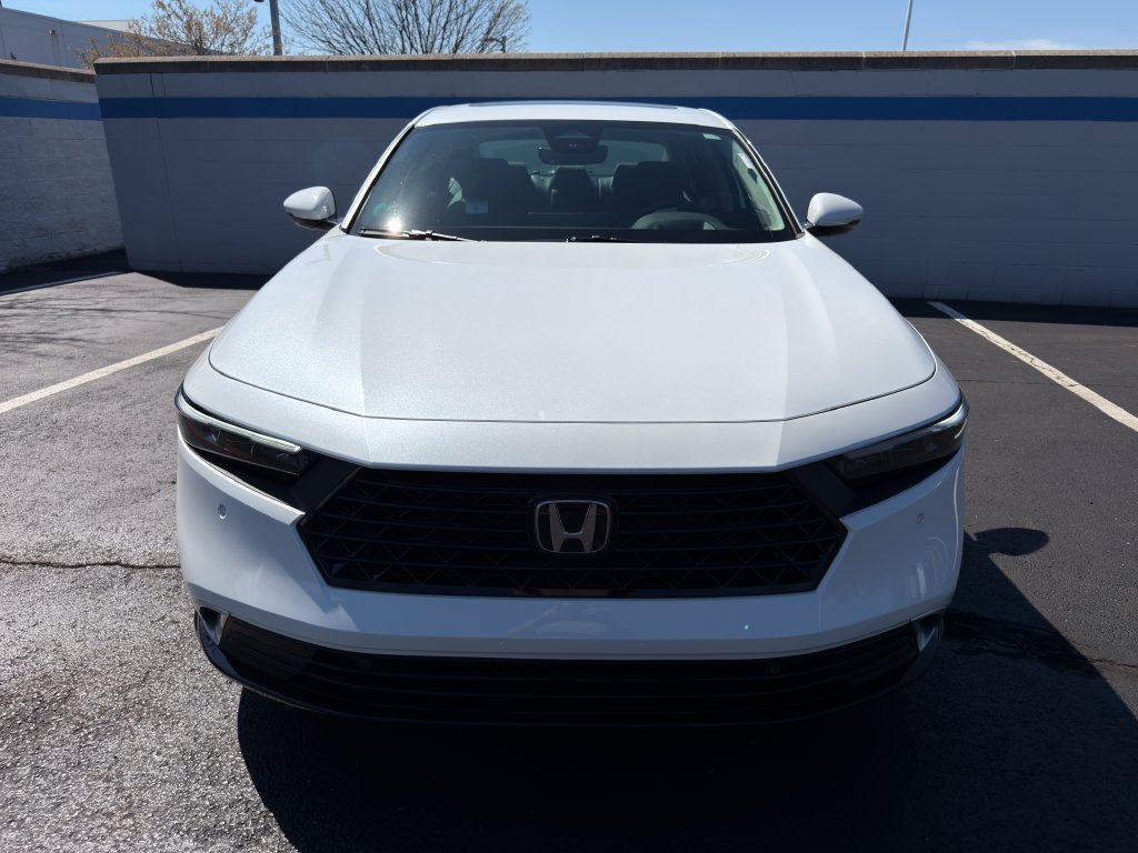 New 2026 Platinum White Pearl Honda Touring image 8