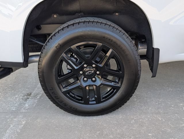 New 2026 Summit White Chevrolet Custom image 3