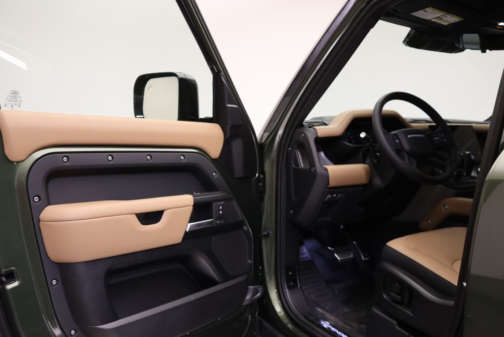 New 2026 Woolstone Green Land Rover X image 27