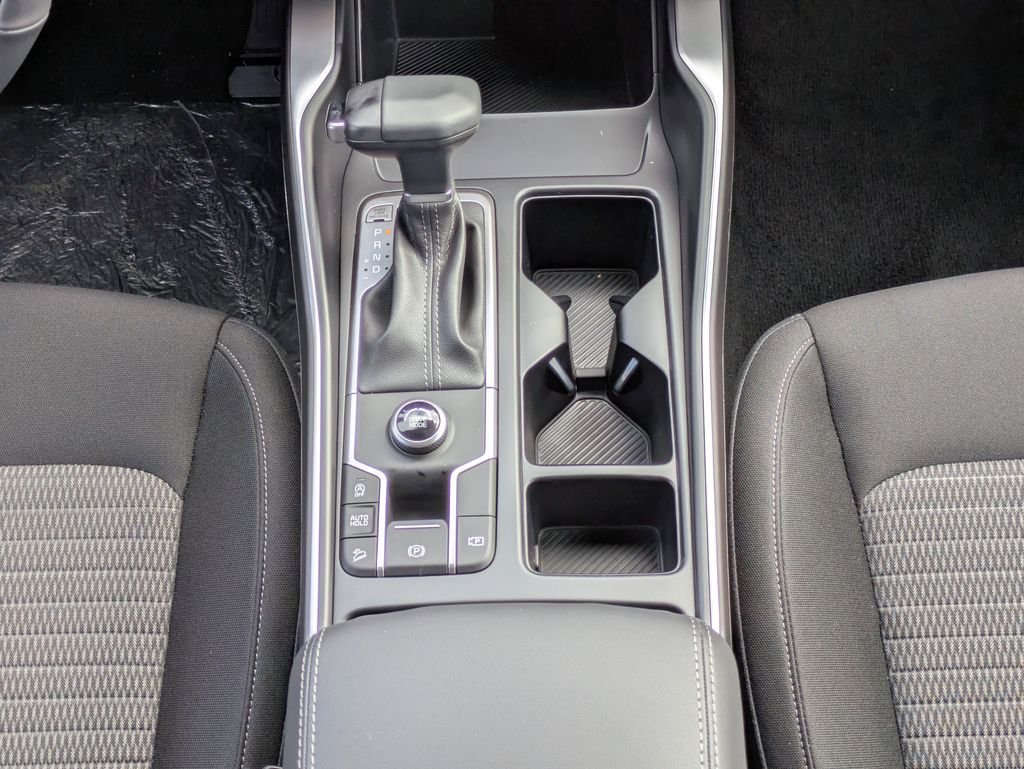 New 2026 Glacial White Pearl Kia LX image 17