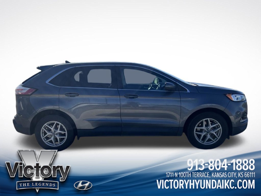 Used 2021 Gray Ford SEL image 4