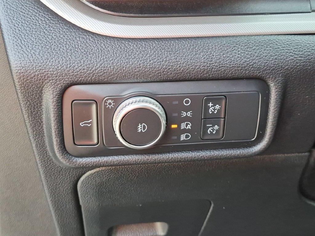 Used 2020 Black Ford XLT image 16