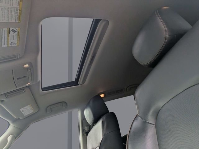 Used 2019 Black Nissan Platinum image 22