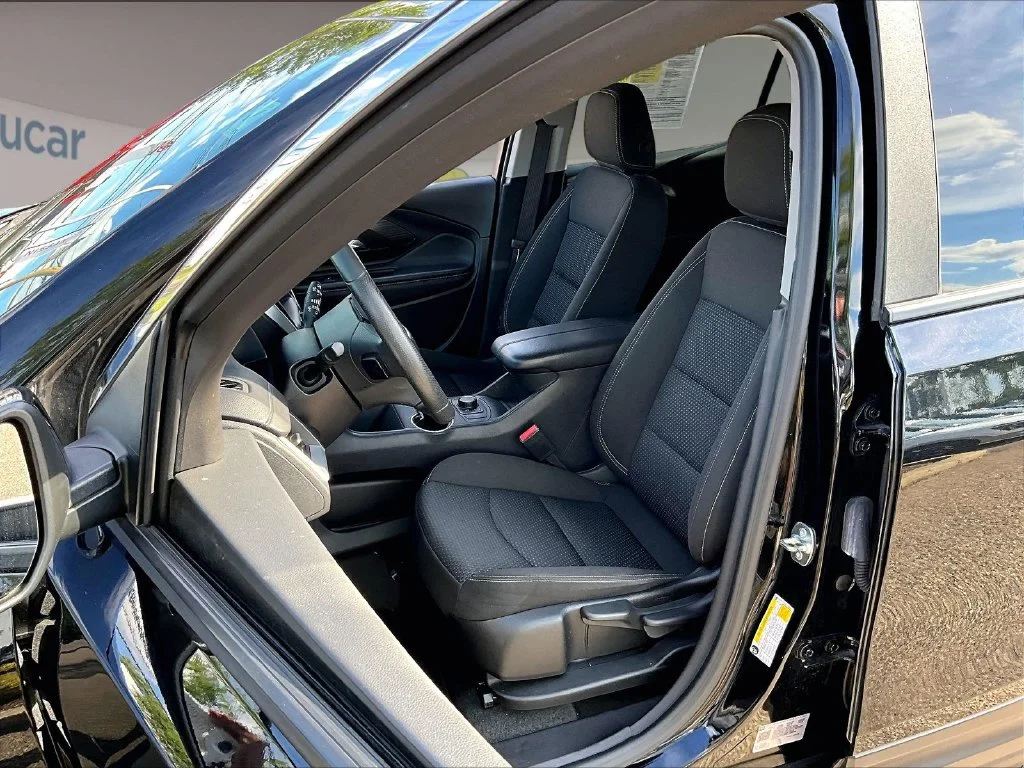 Used 2024 Black GMC SLE image 10
