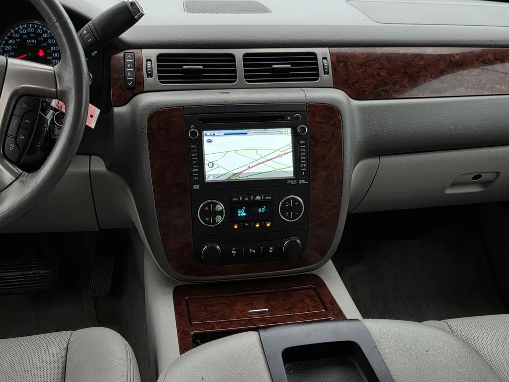 Used 2014 White Chevrolet LTZ image 9