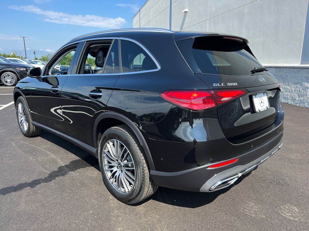 New 2026 Obsidian Black Metallic Mercedes-Benz GLC 300 image 5
