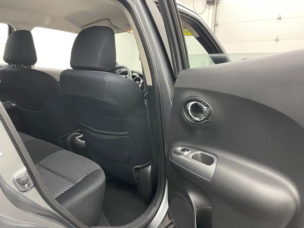Used 2015 Gun Metallic Nissan S image 27