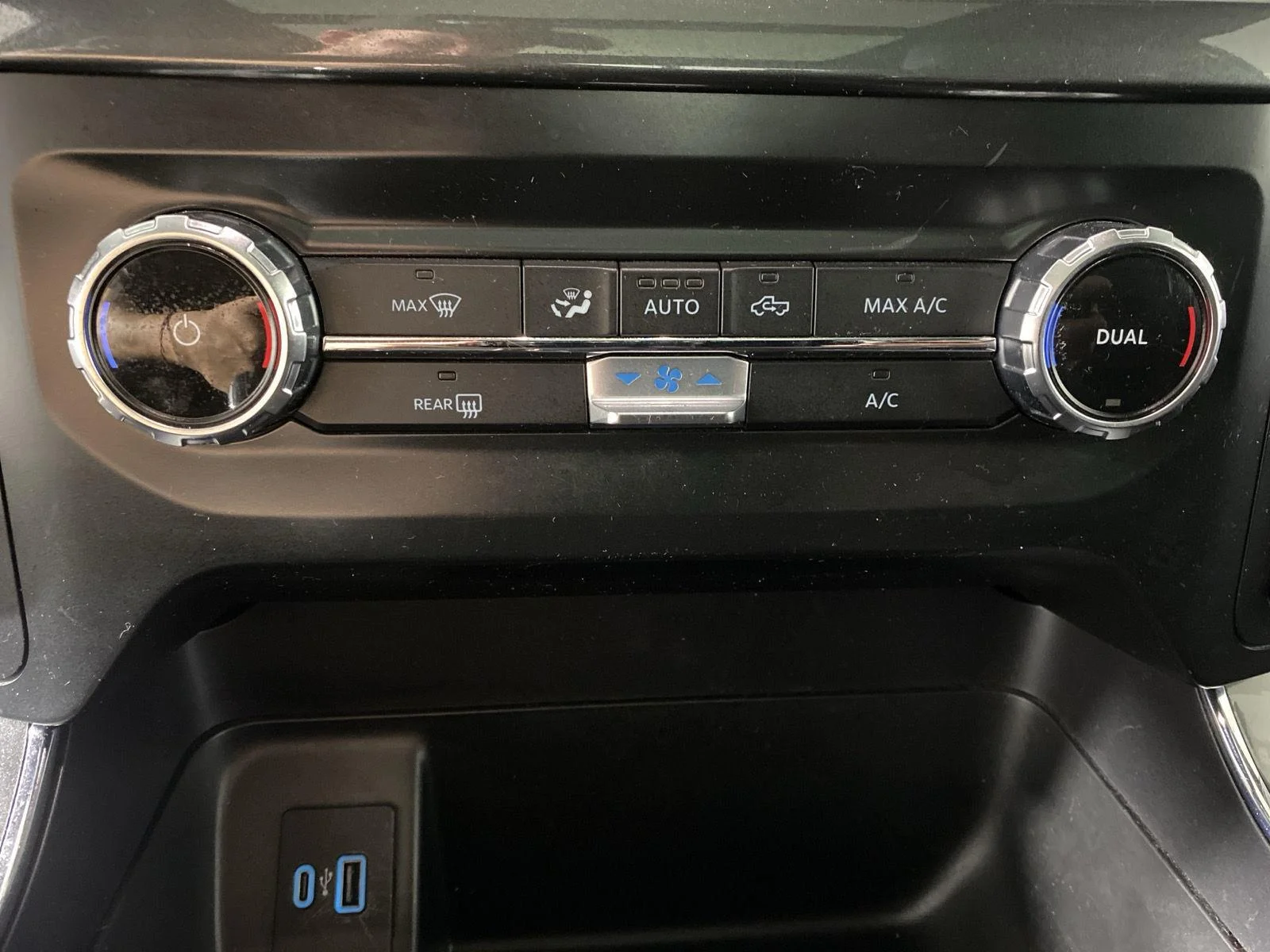 Used 2022 Space White Ford  image 20