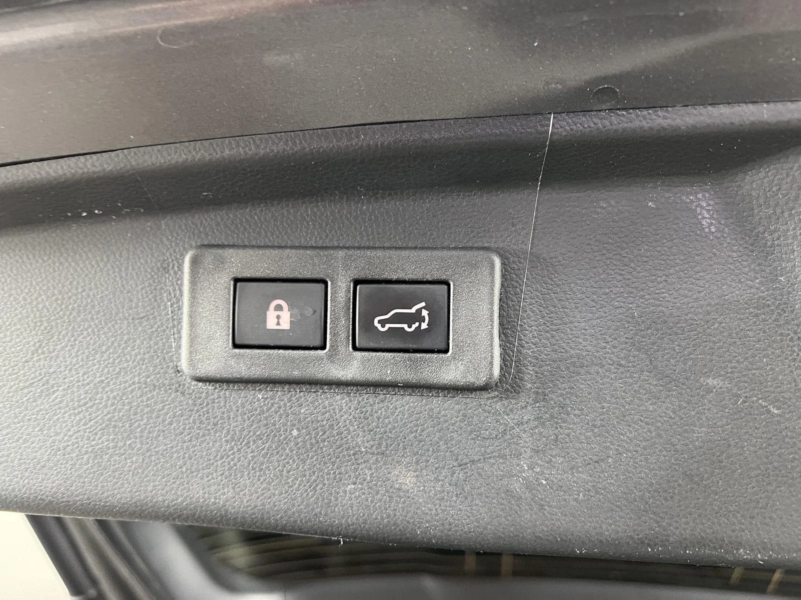Used 2025 Magnetite Gray Metallic Subaru Premium image 25