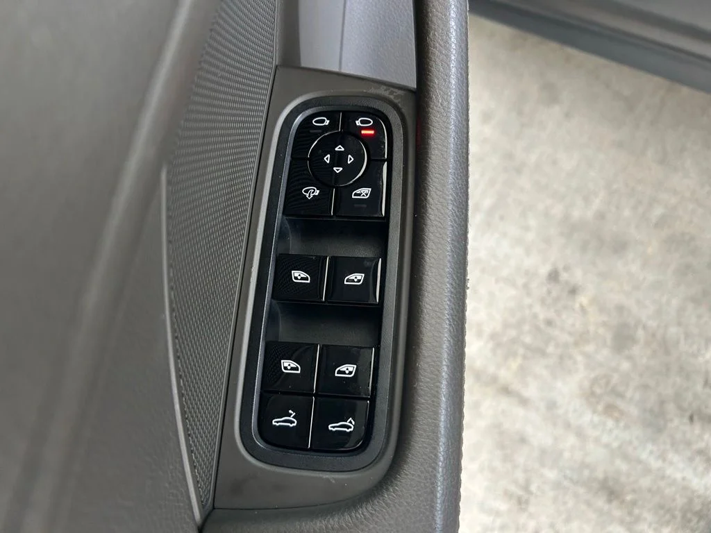 Used 2018 Black Porsche 4 image 42