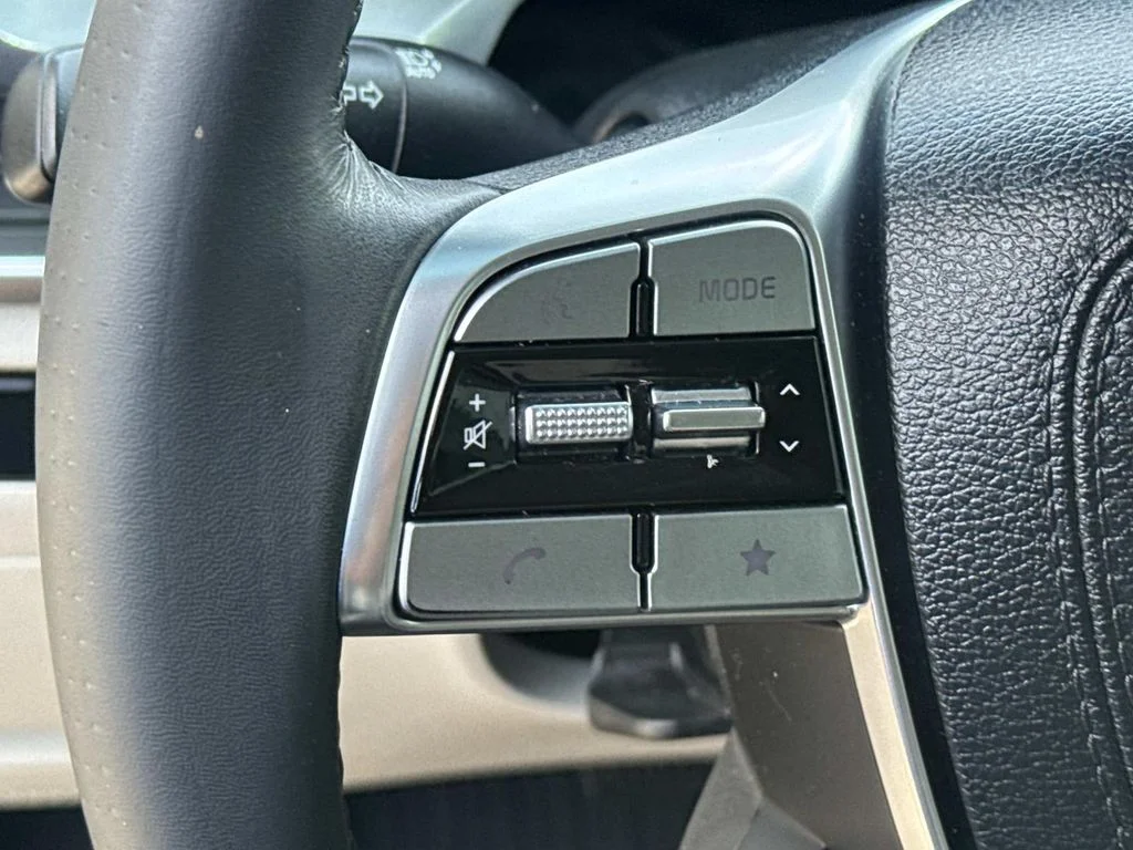 Used 2024 Black Kia S image 33
