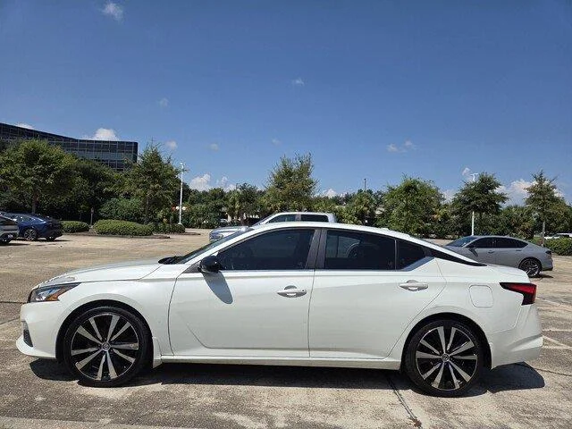 Used 2020 Pearl White Tricoat Nissan 2.5 SR image 2