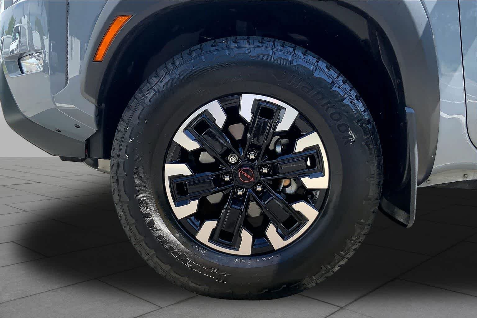 Used 2024 Boulder Gray Pearl Nissan PRO-4X image 11