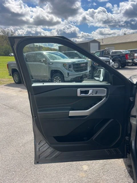 Used 2023 Gray Metallic Ford Timberline image 29