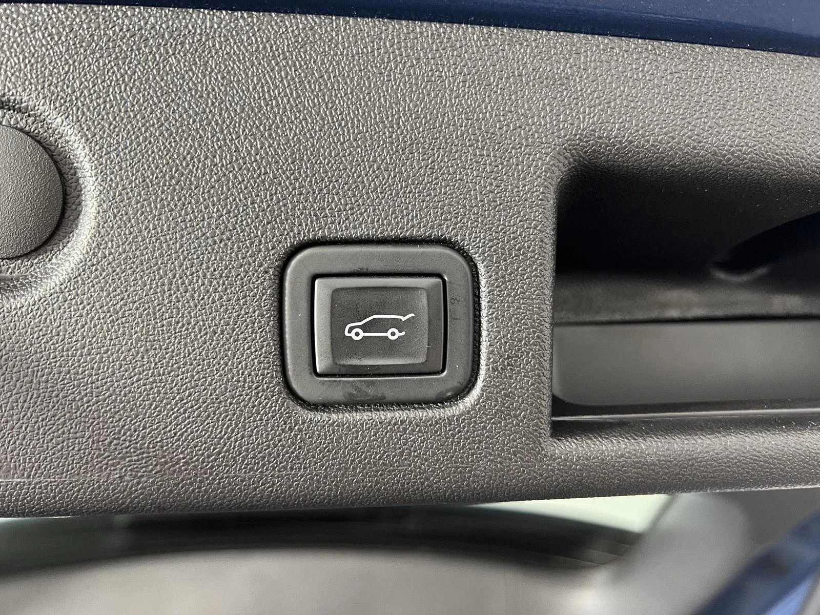 Used 2024 Lakeshore Blue Metallic Chevrolet LT image 20