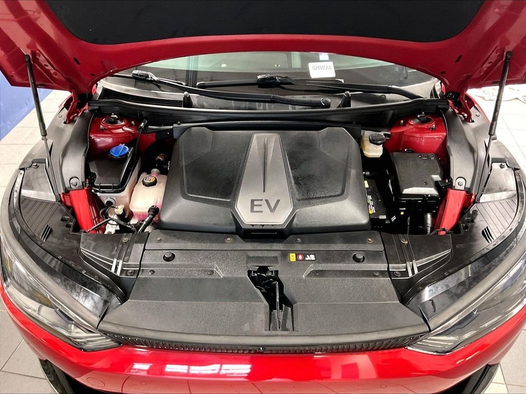 Used 2022 Red Kia Wind image 30