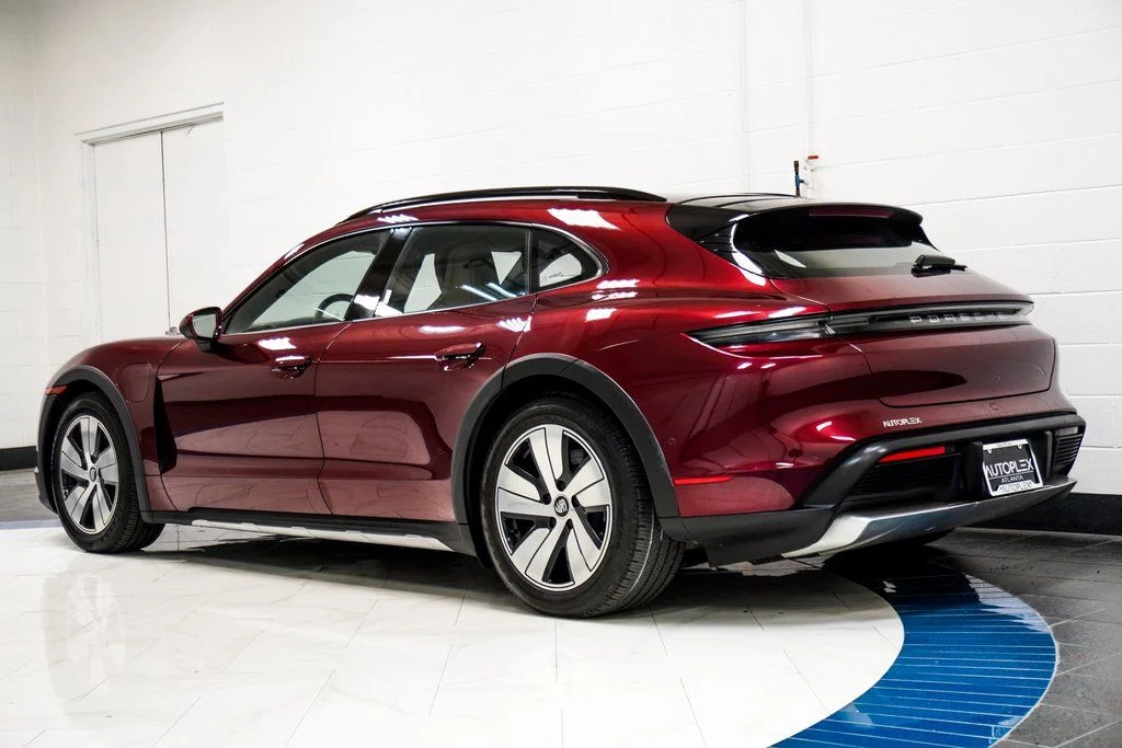 Used 2022 Red Porsche 4 image 7