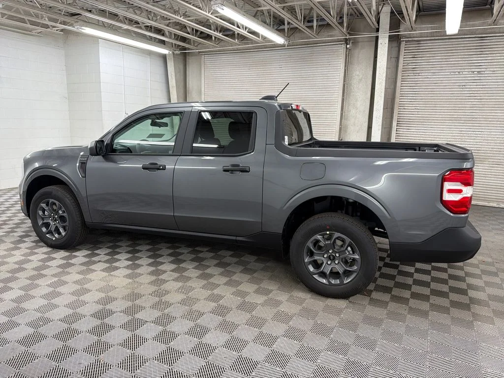 New 2026 Gray Ford XLT image 10
