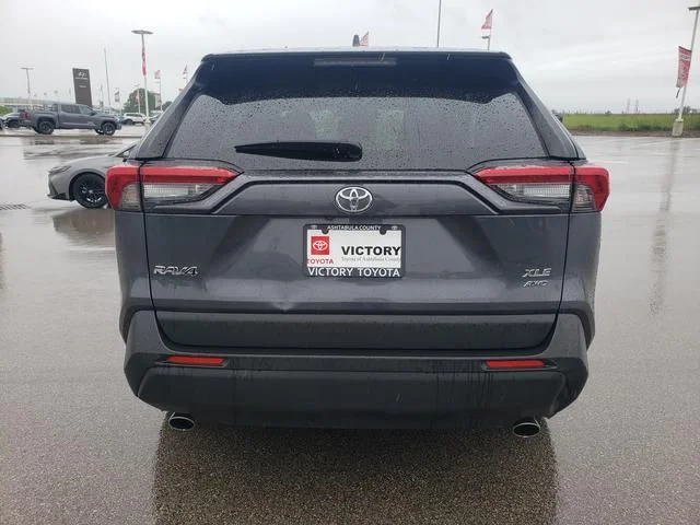 Used 2019 Gray Toyota XLE Premium image 6