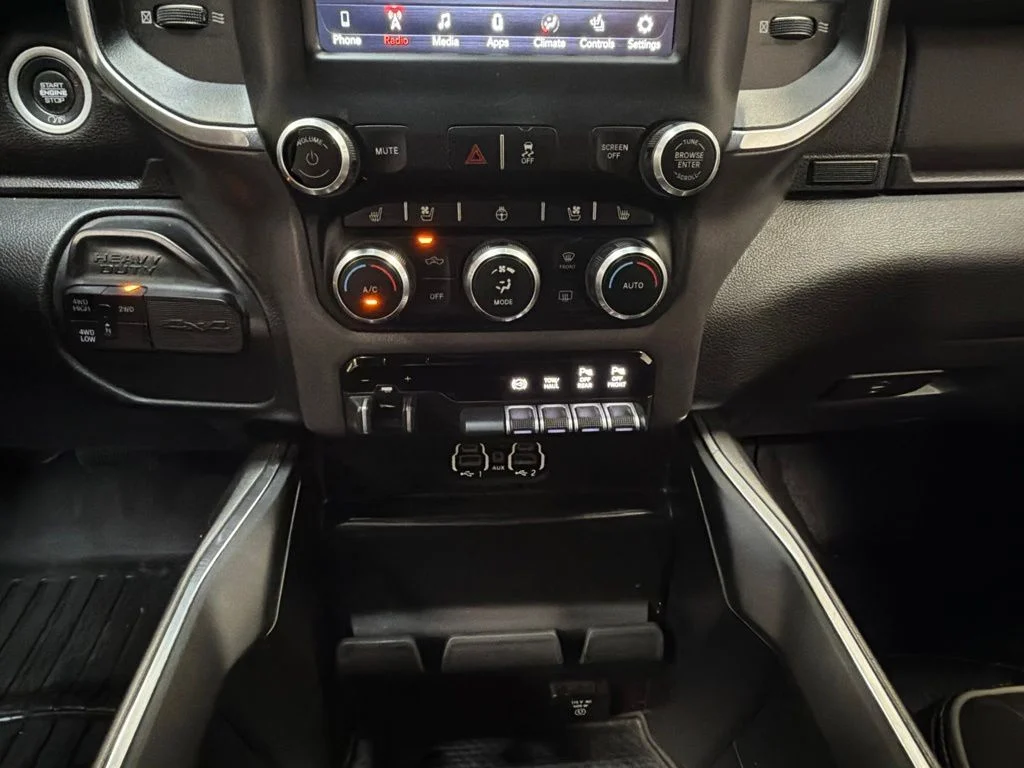 Used 2021 Granite Crystal Metallic Clearcoat Ram Laramie image 19