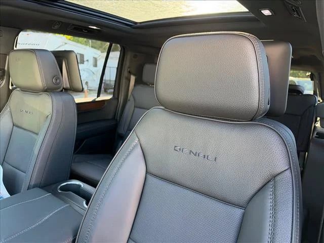 2026 GMC Yukon XL Denali - Photo 31