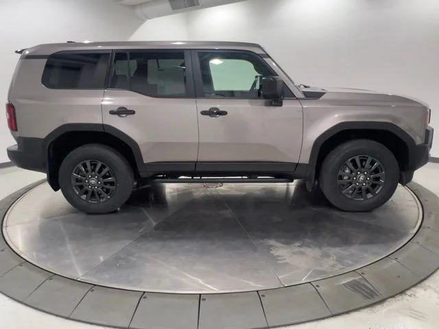 Certified Used 2025  Toyota 1958 image 6