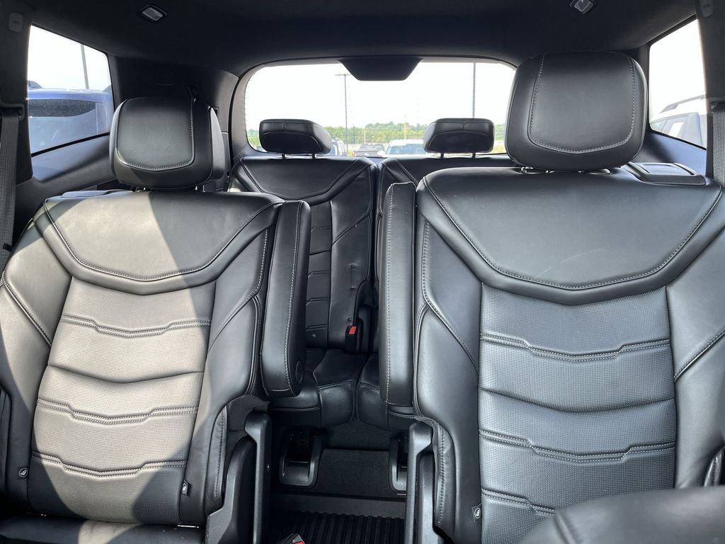 Used 2021 White Cadillac Sport image 23
