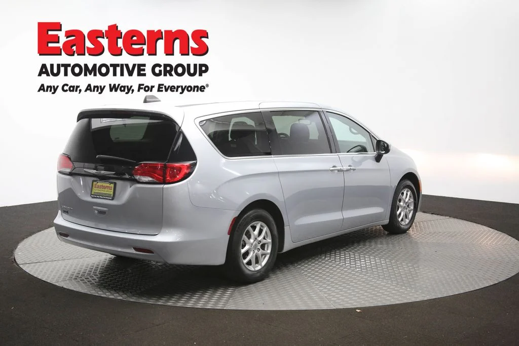 Used 2023 Silver Chrysler LX image 41
