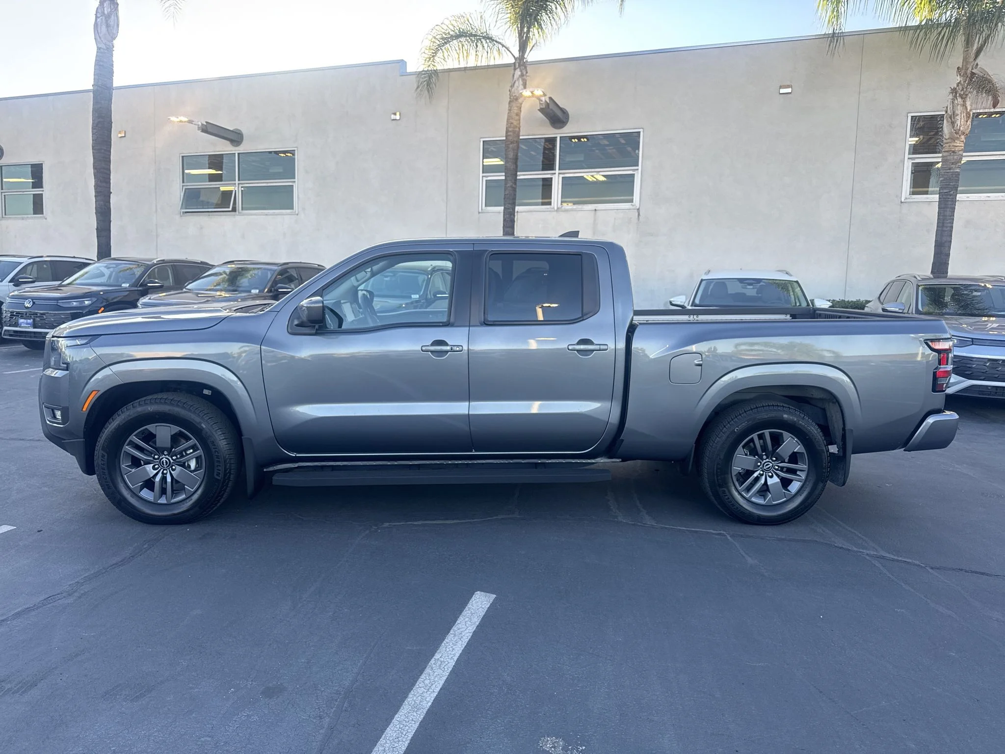 Used 2025 GUN METALLIC Nissan SV image 5
