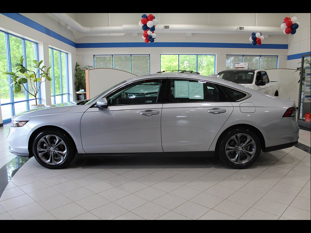 Certified Used 2023 Lunar Silver Metallic Honda 1.5T EX BD image 8