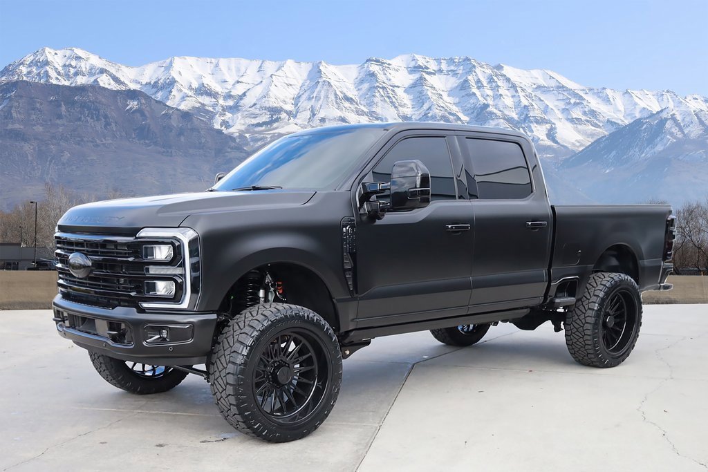 2025 Ford F-350 Platinum photo 2
