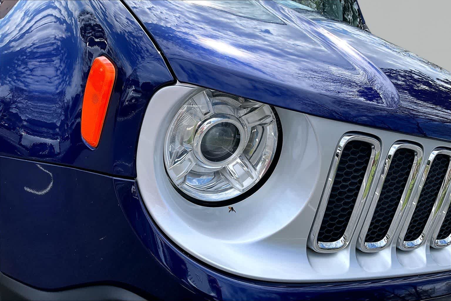 Used 2018 Jetset Blue Jeep Limited image 28