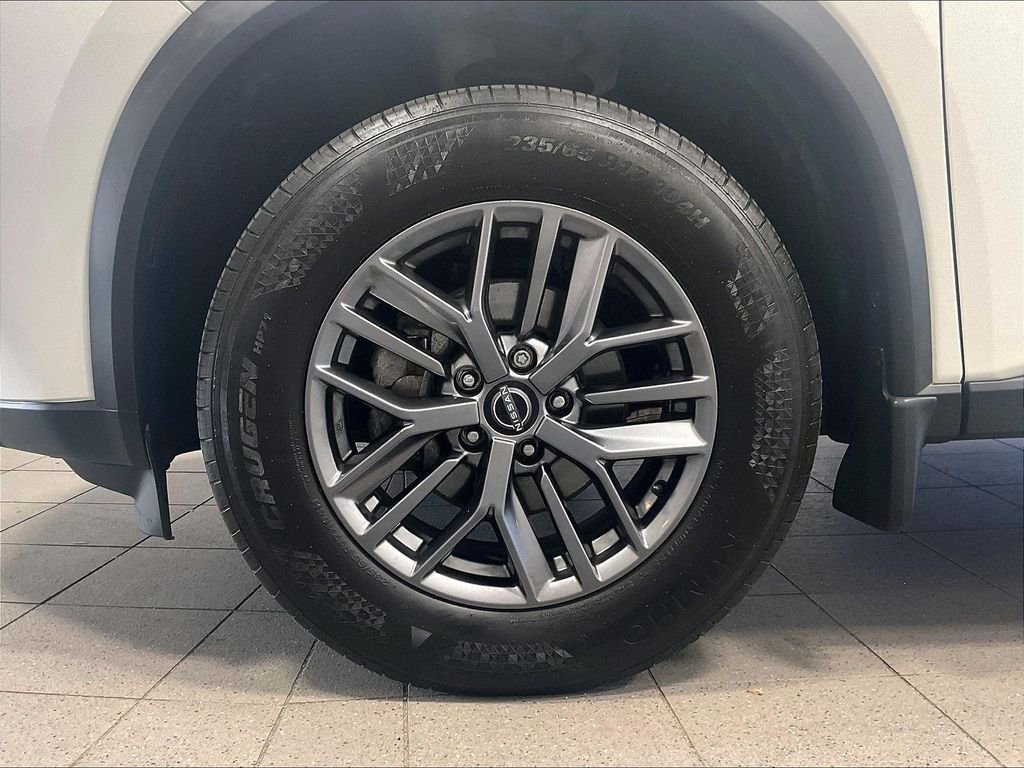 Used 2023 White Nissan S image 7