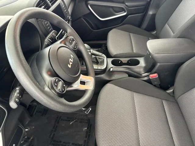 Used 2025  Kia LX image 22