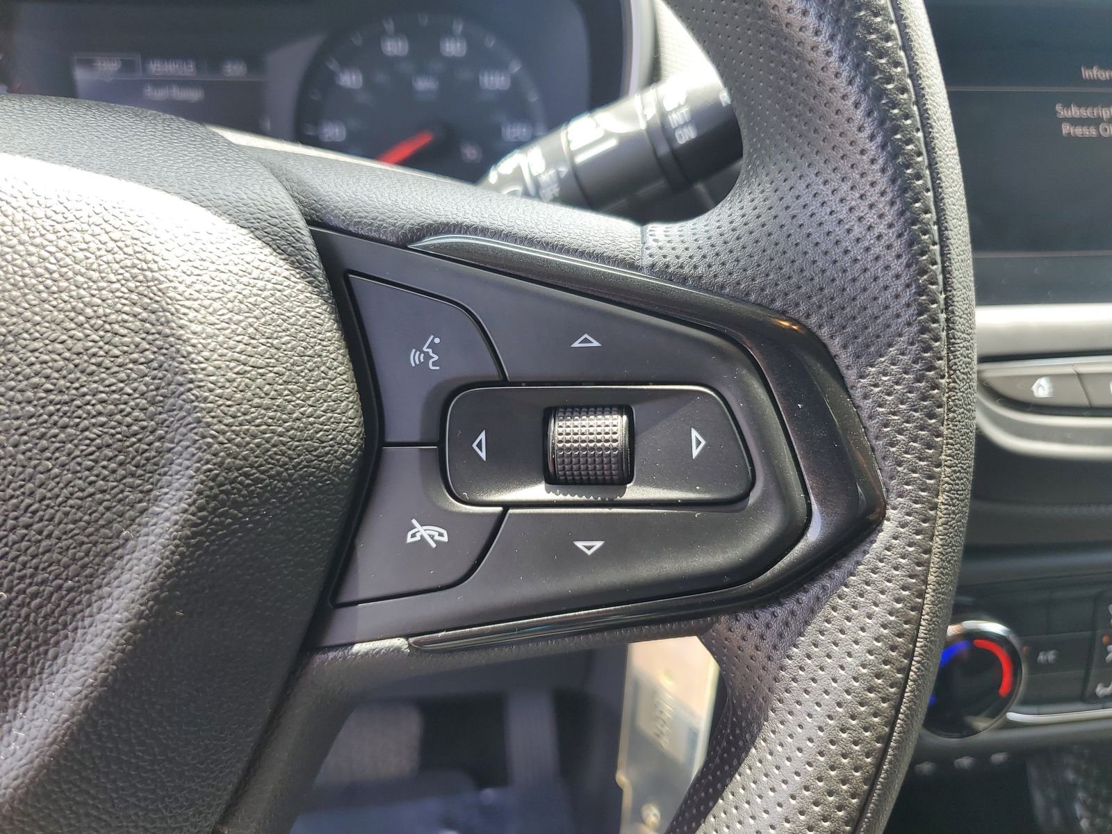 Used 2022 White Chevrolet LS image 12