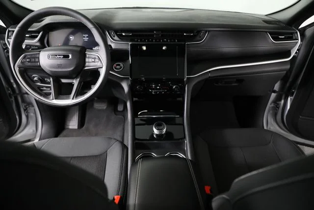 Used 2025 Silver Jeep Laredo X image 23