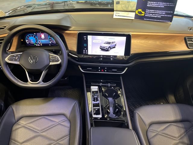 New 2026 Black Volkswagen 2.0T SE w/Technology image 12