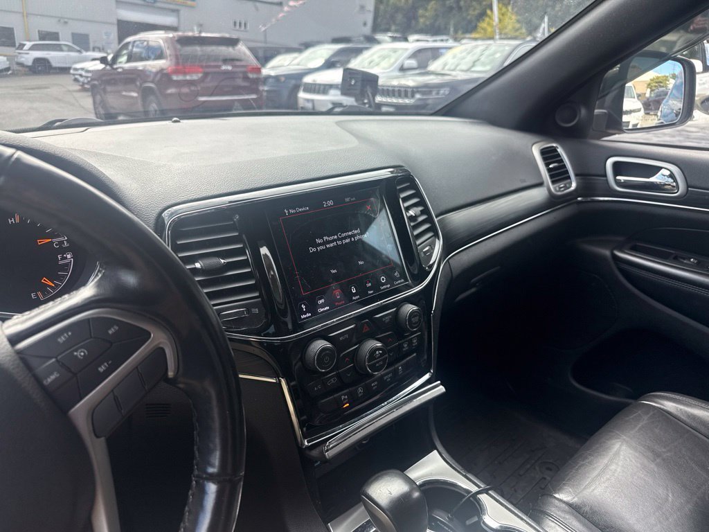 Used 2020 Gray Jeep Limited image 8