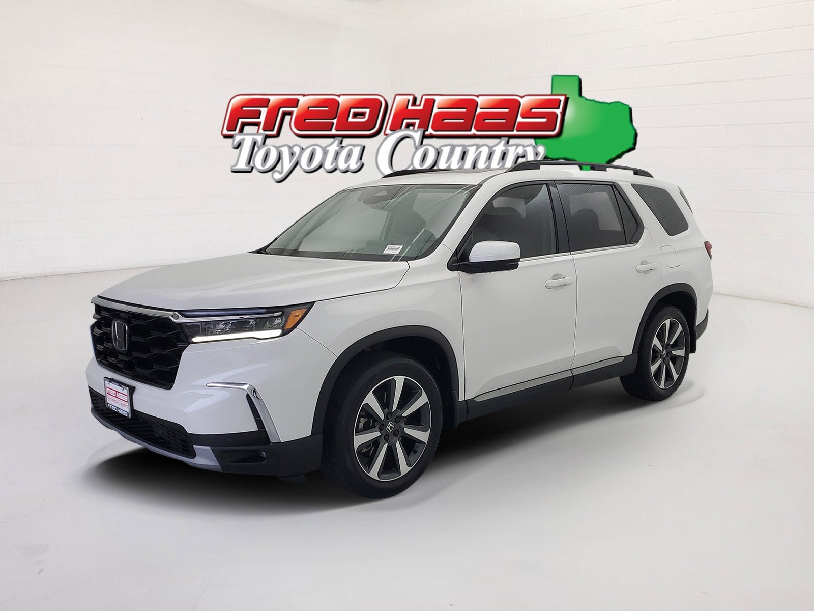 2024 Honda Pilot Touring 2WD's photo