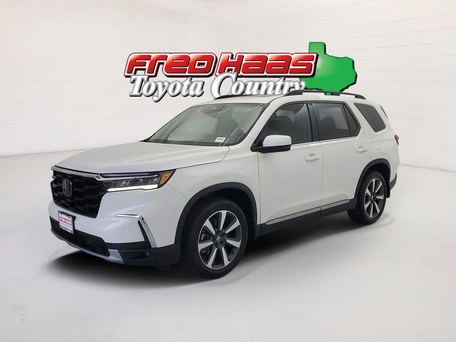 2024 Honda Pilot Touring 2WD's photo