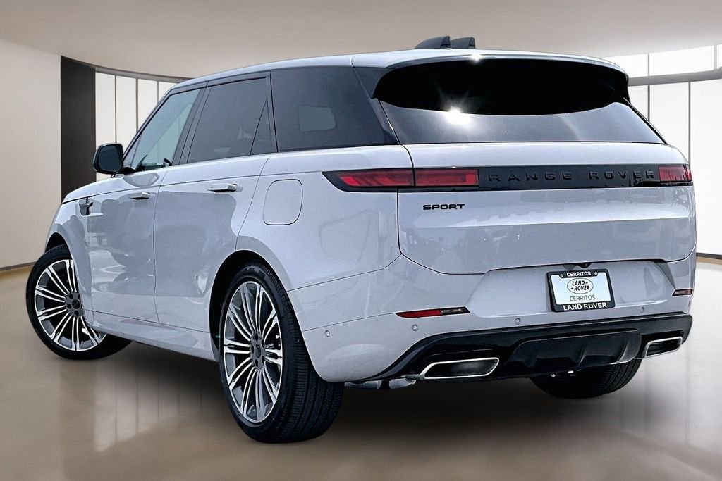 New 2026 BORASCO GREY Land Rover Dynamic SE image 3