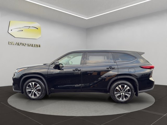 2021 Toyota Highlander Hybrid XLE photo 3