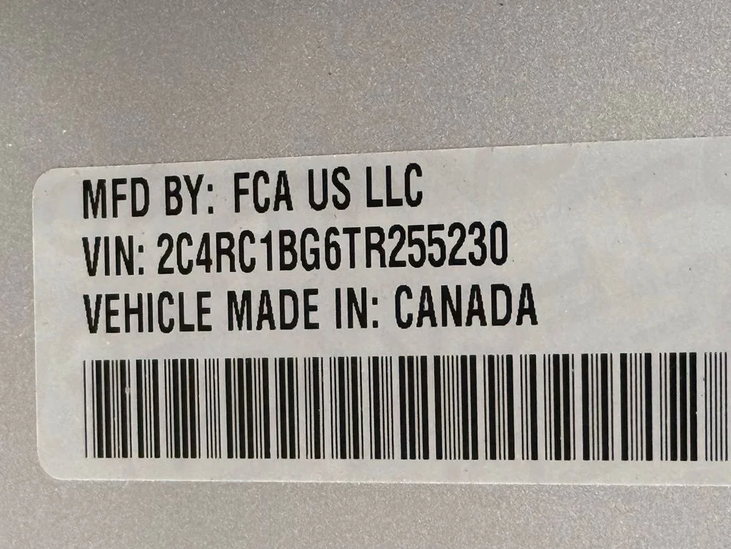 New 2026 Silver Mist Clear-Coat Exterior Paint Chrysler Select image 37
