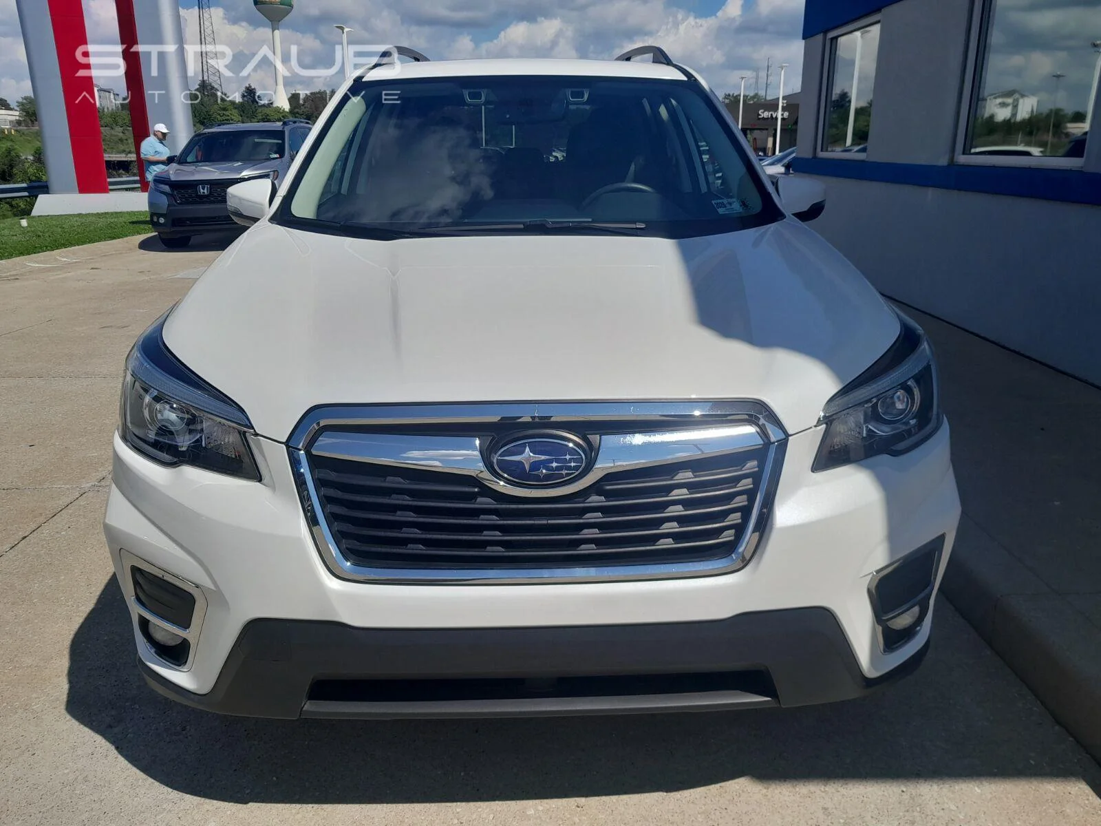Used 2019 Crystal White Pearl Subaru Limited image 4