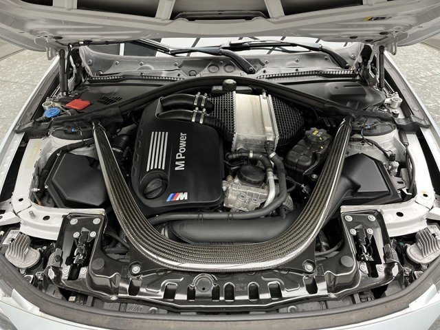 Used 2018  BMW CS image 27