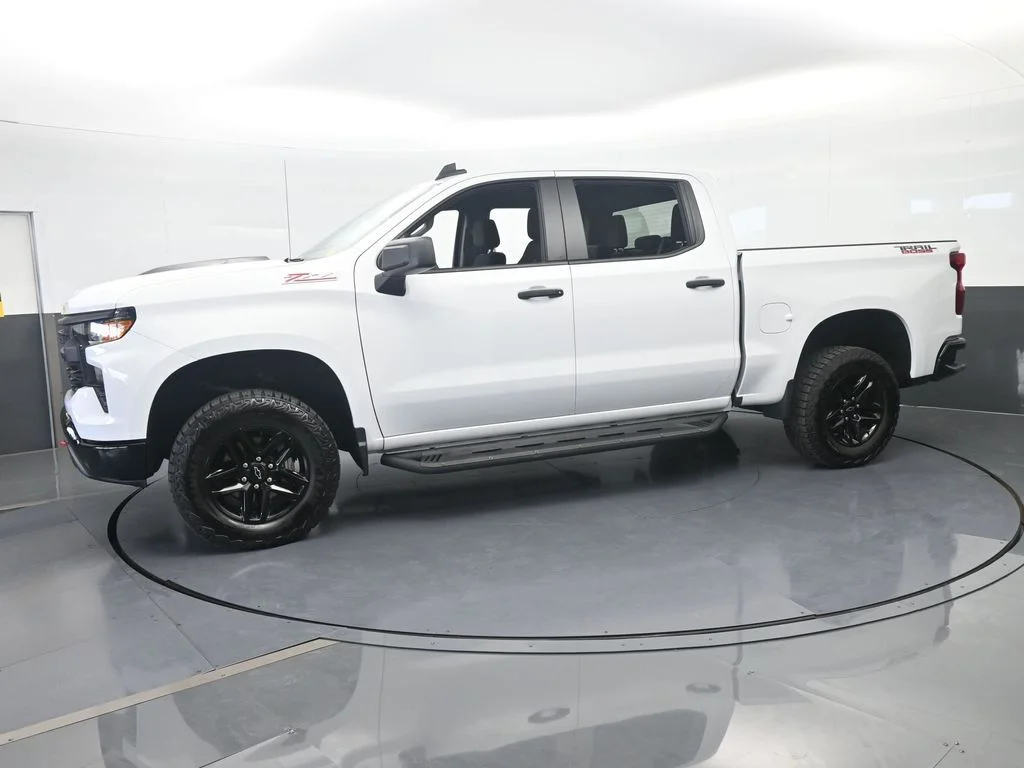 Used 2024 Summit White Chevrolet Custom Trail Boss image 1