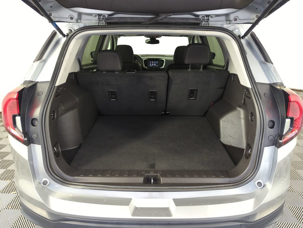 Used 2024 Sterling Metallic GMC SLE image 28